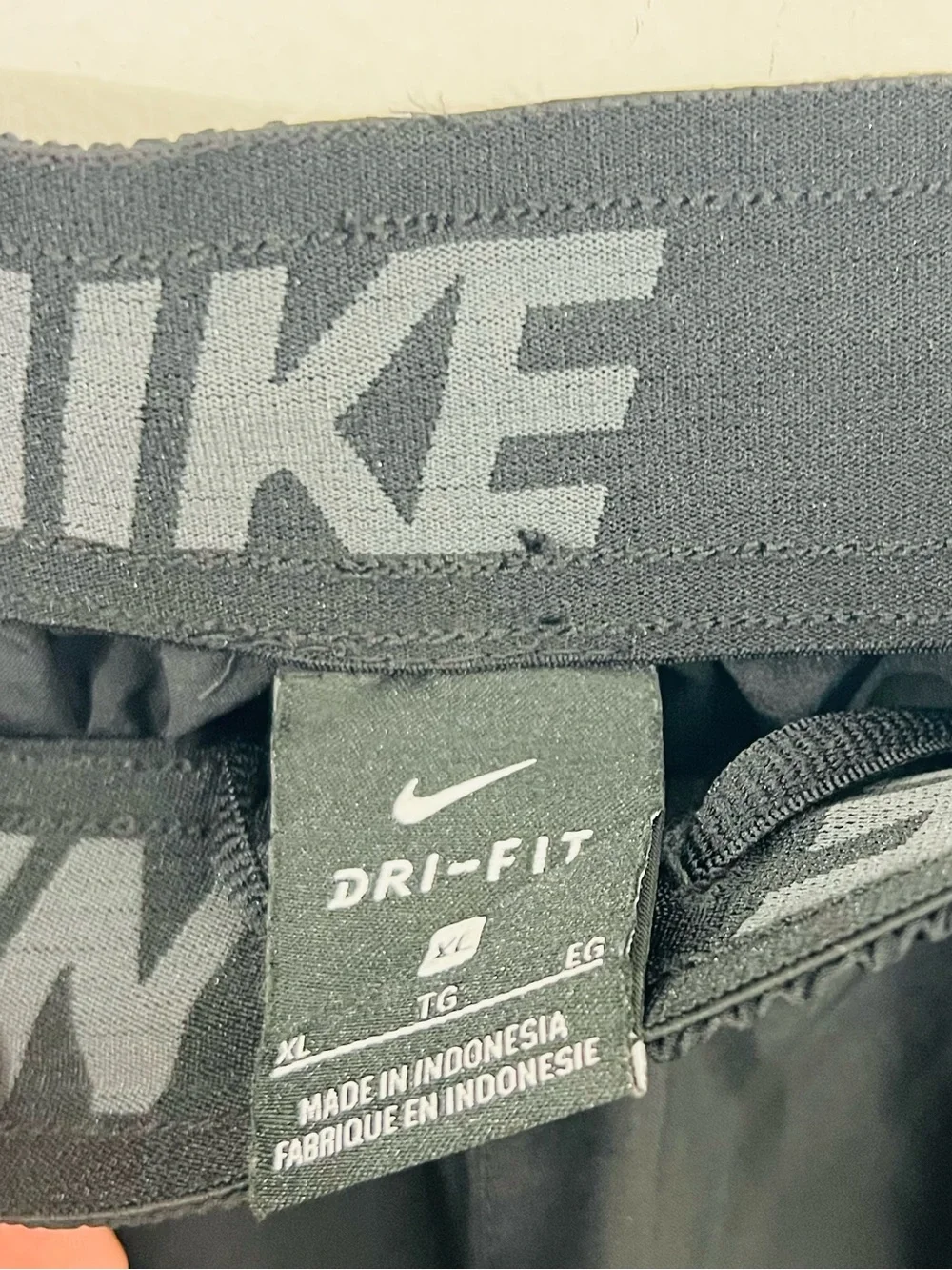 Nike Men's Dri-Fit Black Light Weight Elastic Waist Band Sz XL 2 Pockets Summer